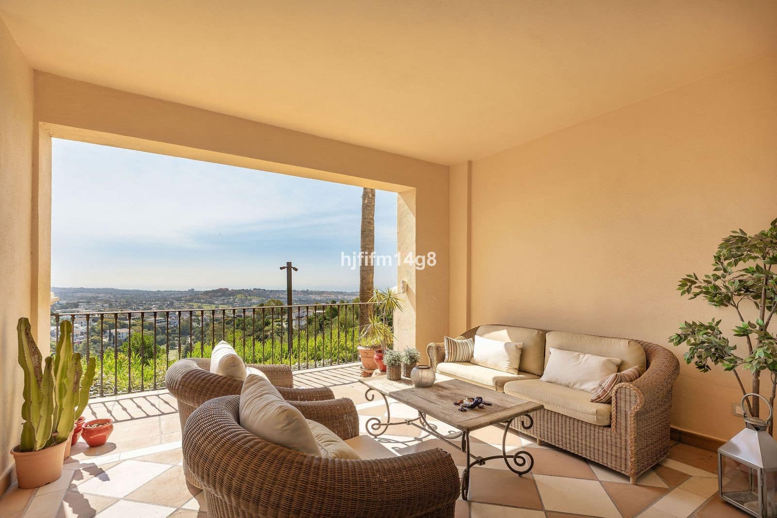 2 bedroom Apartment for sale in Benahavis - € 895,000 (Ref: 9910613)