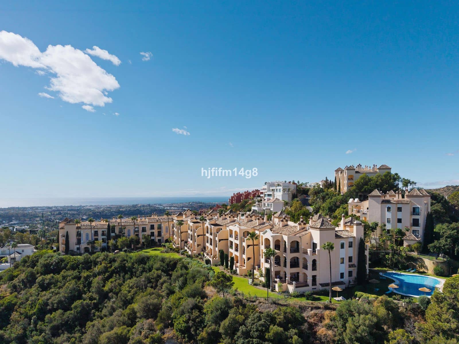 2 bedroom Apartment for sale in Benahavis - € 895,000 (Ref: 9910613)