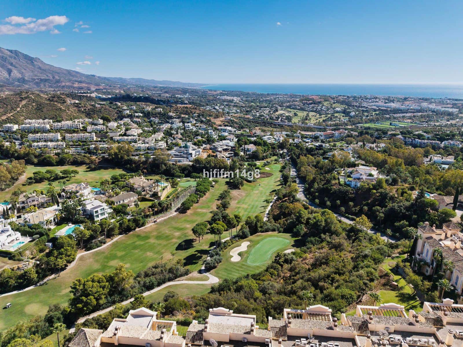 2 bedroom Apartment for sale in Benahavis - € 895,000 (Ref: 9910613)