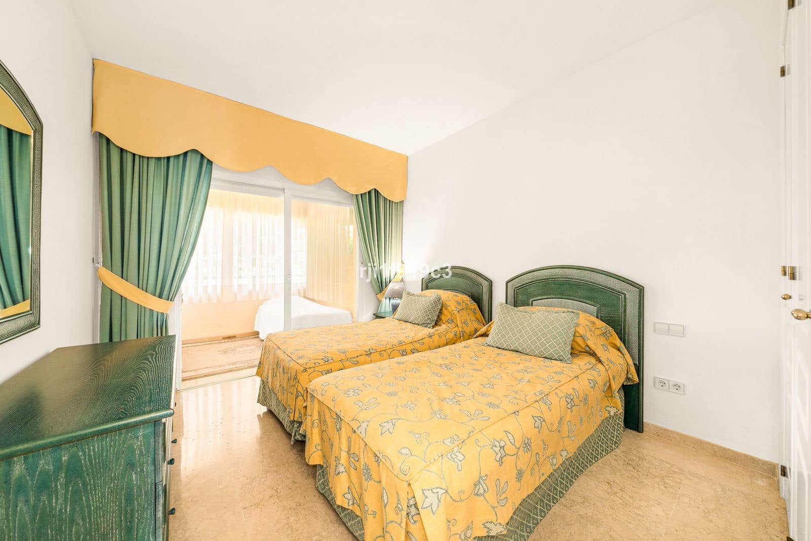 2 Zimmer Apartment zu verkaufen in Elviria - 595.000 € (Ref: 9910614)