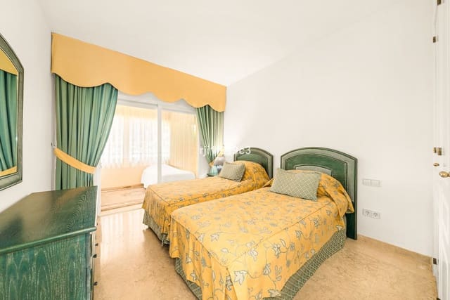 2 Zimmer Apartment zu verkaufen in Elviria, Marbella - 595.000 € (Ref: 9910614)