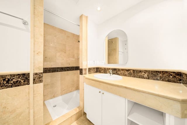 2 Zimmer Apartment zu verkaufen in Elviria, Marbella - 595.000 € (Ref: 9910614)
