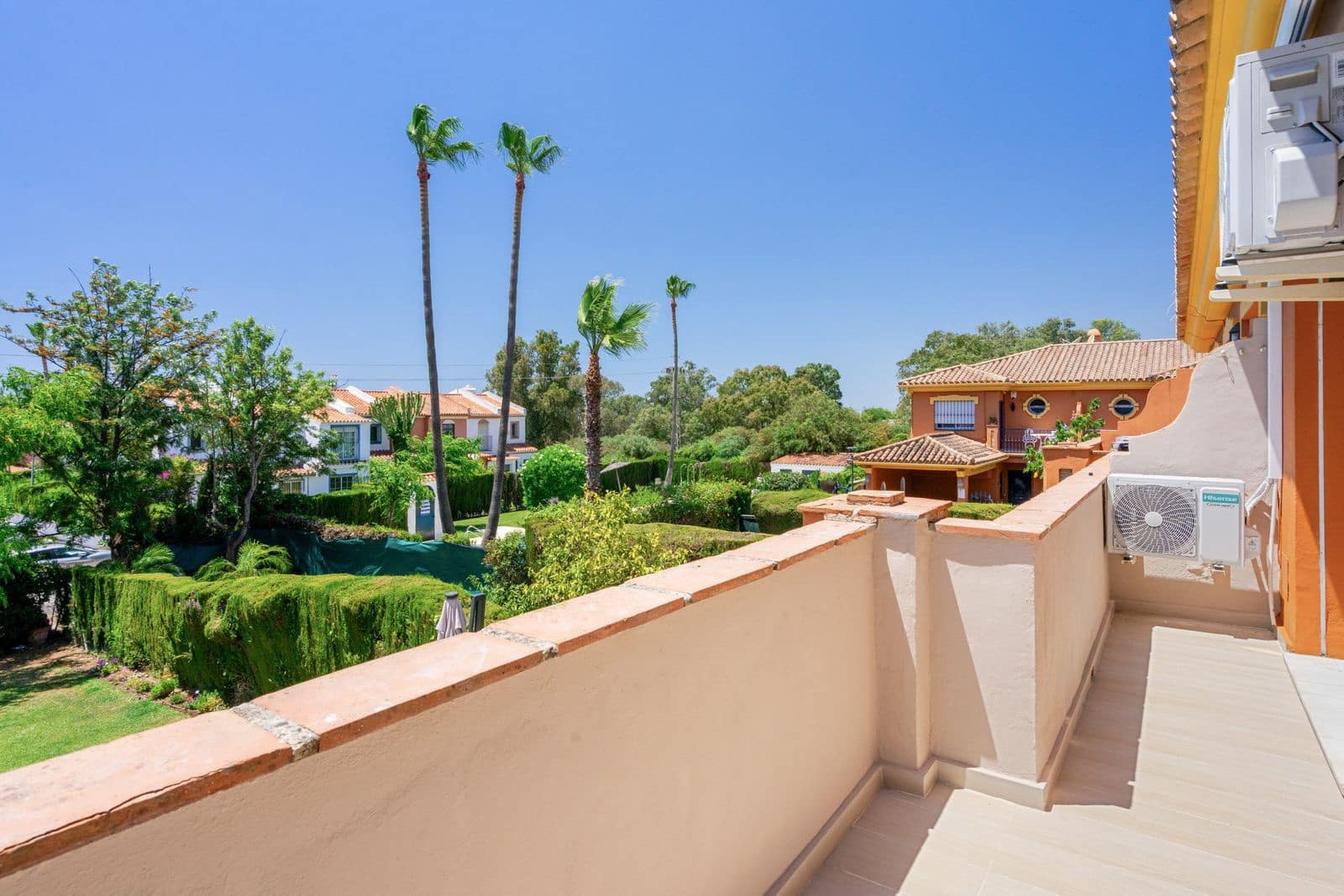 3 bedroom Townhouse for sale in New Golden Mile - € 595,000 (Ref: 9910615)