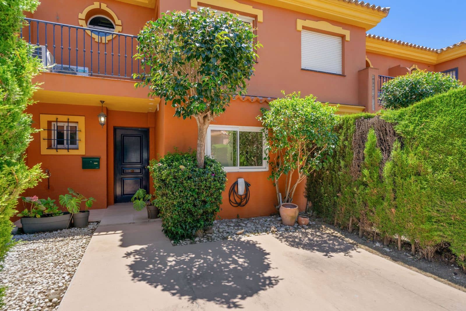 3 bedroom Townhouse for sale in New Golden Mile - € 595,000 (Ref: 9910615)