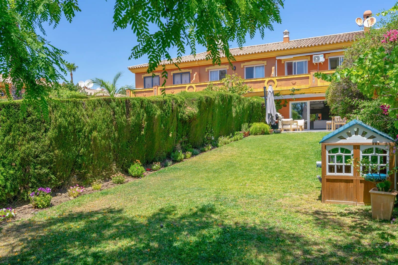 3 bedroom Townhouse for sale in New Golden Mile - € 595,000 (Ref: 9910615)