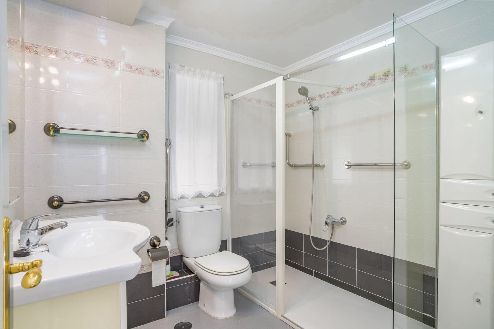 4 soveværelse Lejlighed til salg i Malaga by - € 310.000 (Ref: 9910619)