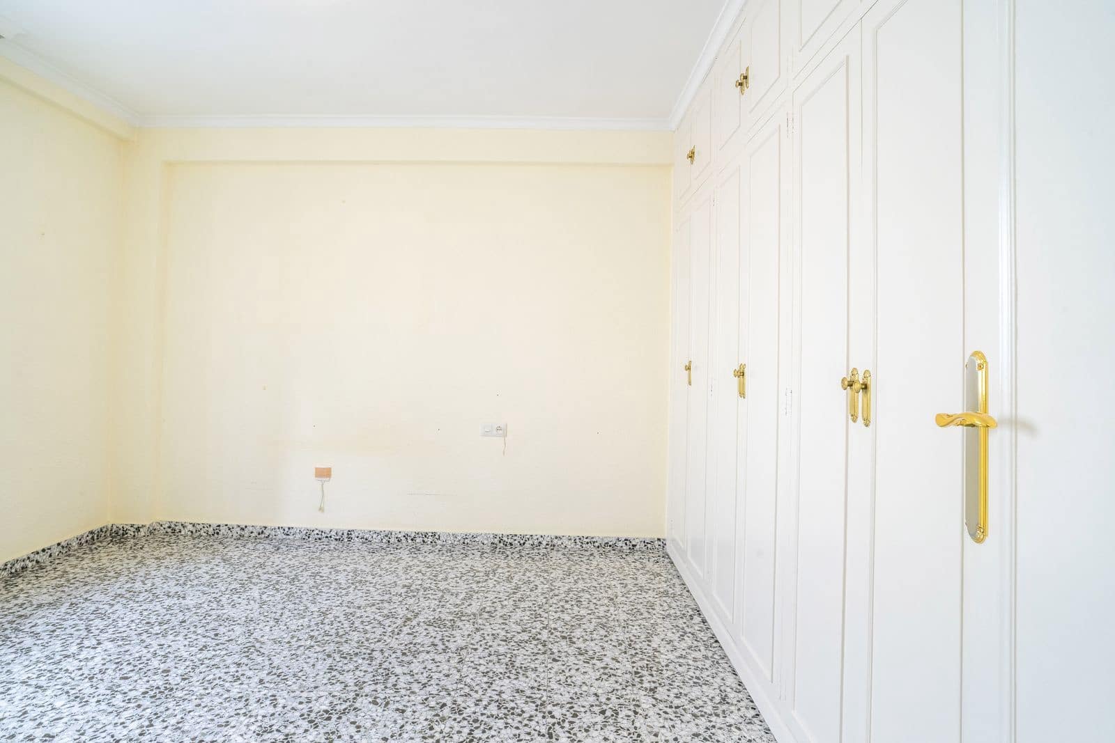 4 soveværelse Lejlighed til salg i Malaga by - € 310.000 (Ref: 9910619)