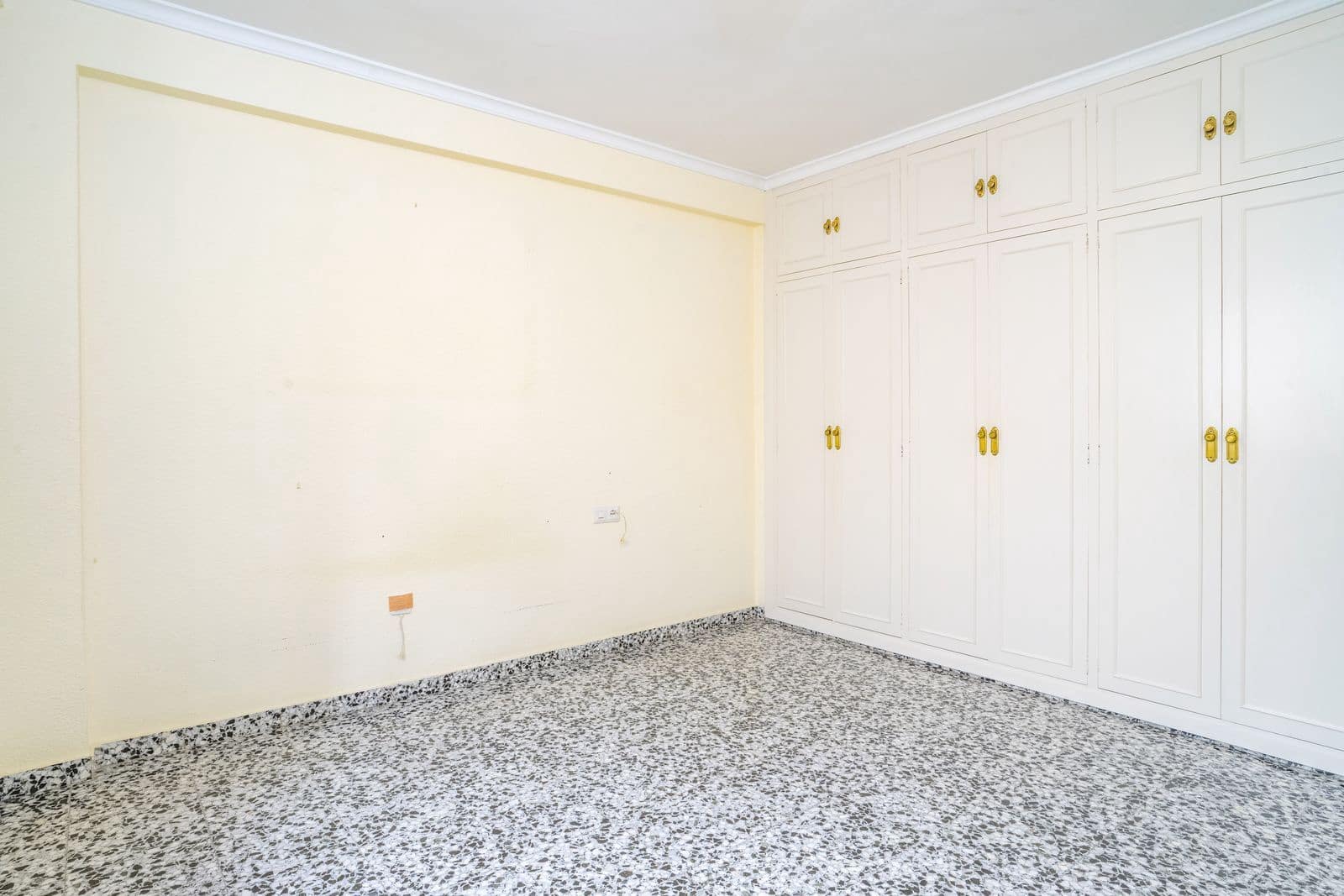 4 soveværelse Lejlighed til salg i Malaga by - € 310.000 (Ref: 9910619)
