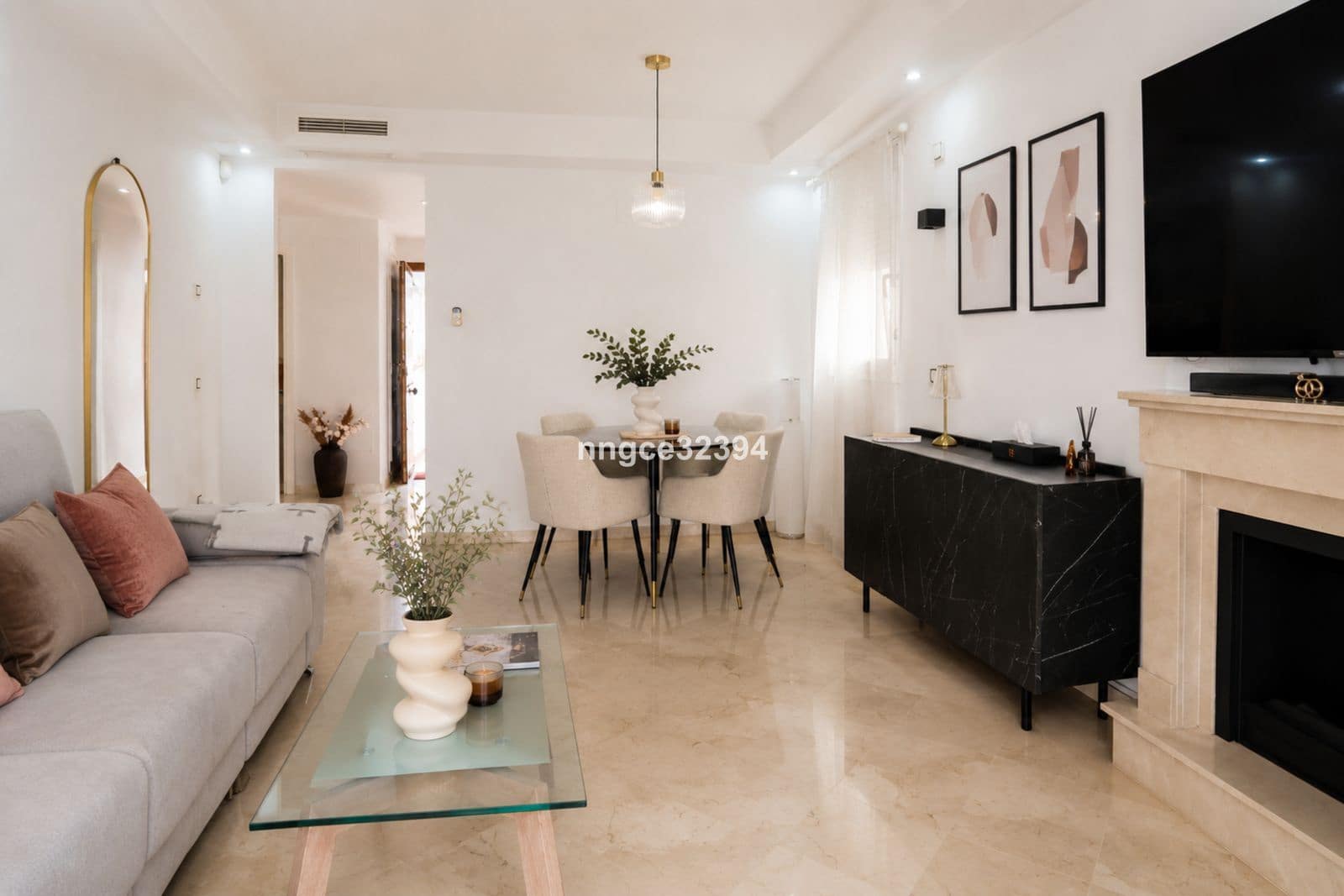 2 soveværelse Lejlighed til salg i Nueva Andalucia - € 545.000 (Ref: 9910623)