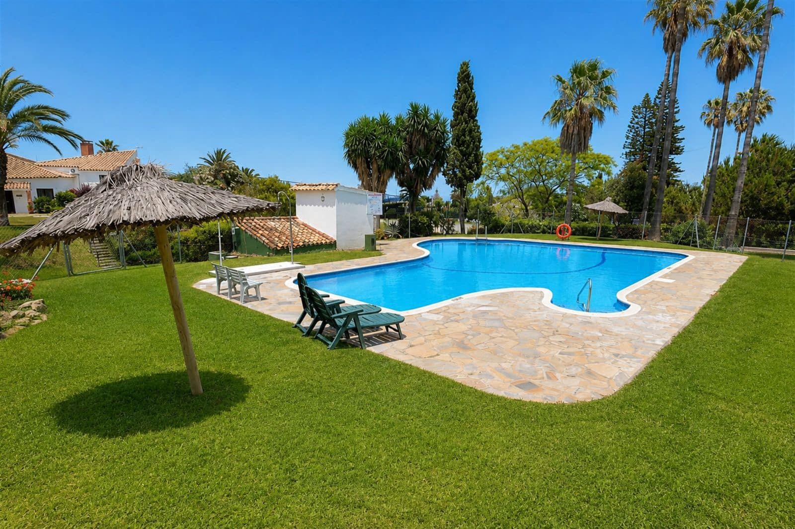 2 chambre Maison de Ville à vendre à Estepona - 690 000 € (Ref: 9910624)