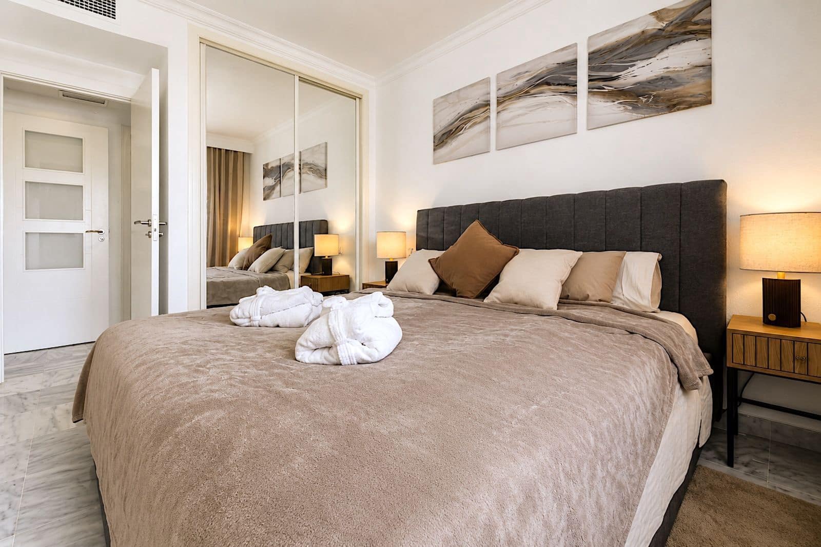 3 Zimmer Apartment zu verkaufen in Nueva Andalucia - 585.000 € (Ref: 9910625)