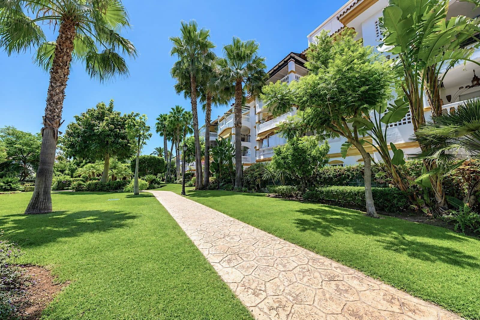 3 Zimmer Apartment zu verkaufen in Nueva Andalucia - 585.000 € (Ref: 9910625)