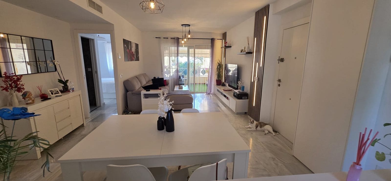 2 slaapkamer Appartement te koop in Costabella - € 395.000 (Ref: 9910626)