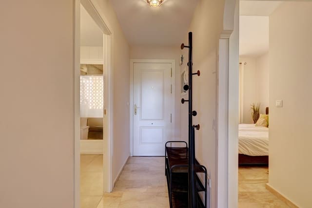 Apartamento de 2 habitaciones en Riviera del Sol, Mijas en venta - 329.995 € (Ref: 9910628)