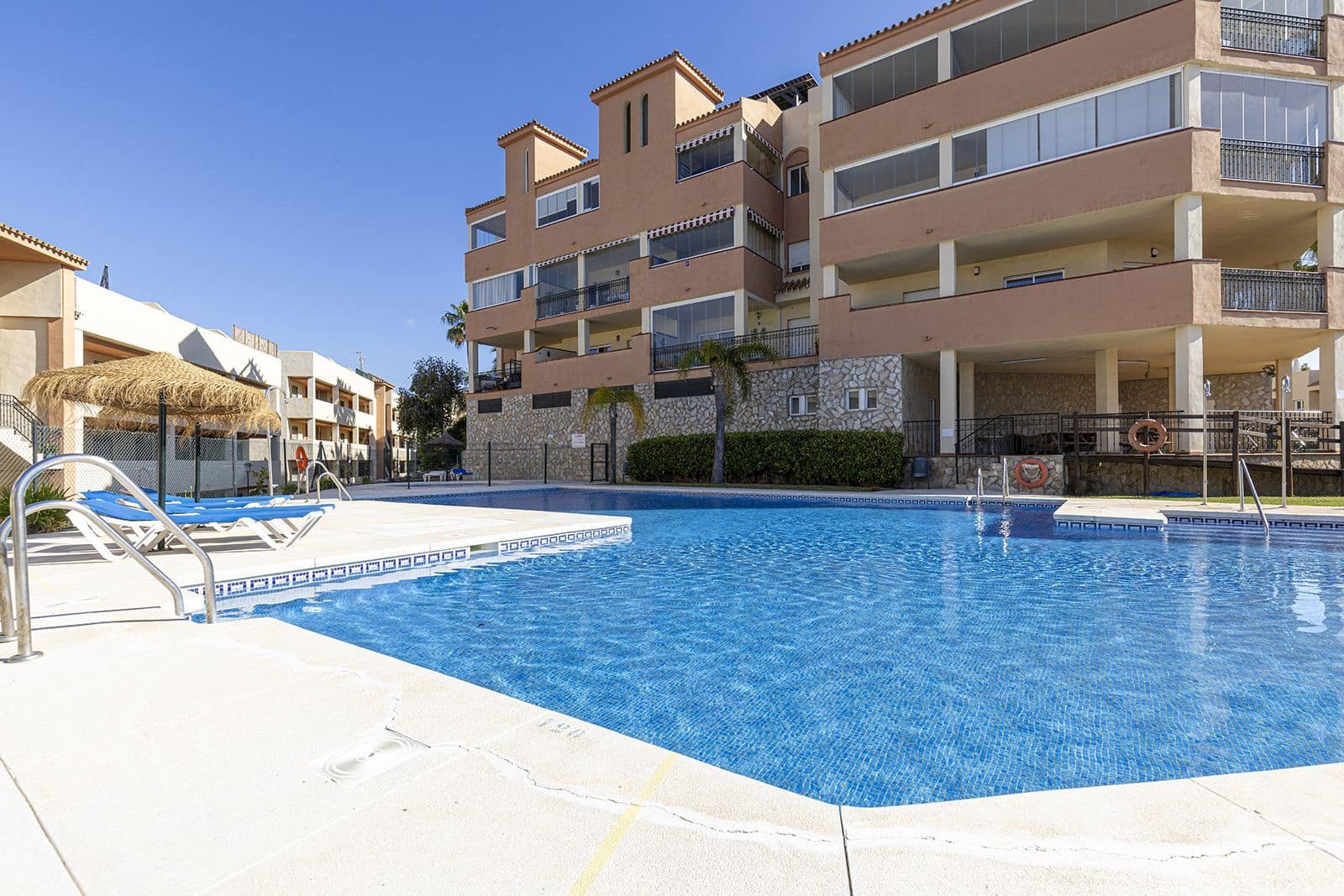 Apartamento de 2 habitaciones en Riviera del Sol en venta - 329.995 € (Ref: 9910628)