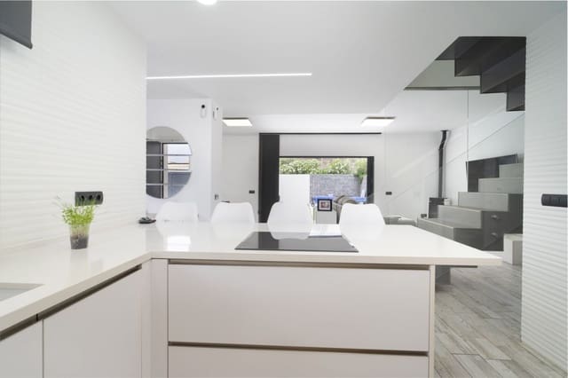 3 slaapkamer Villa te koop in Puerto de la Torre, Málaga stad - € 840.000 (Ref: 9910632)