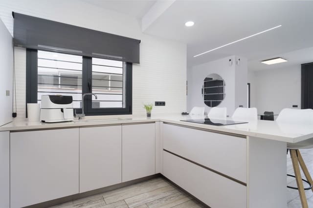 3 slaapkamer Villa te koop in Puerto de la Torre, Málaga stad - € 840.000 (Ref: 9910632)