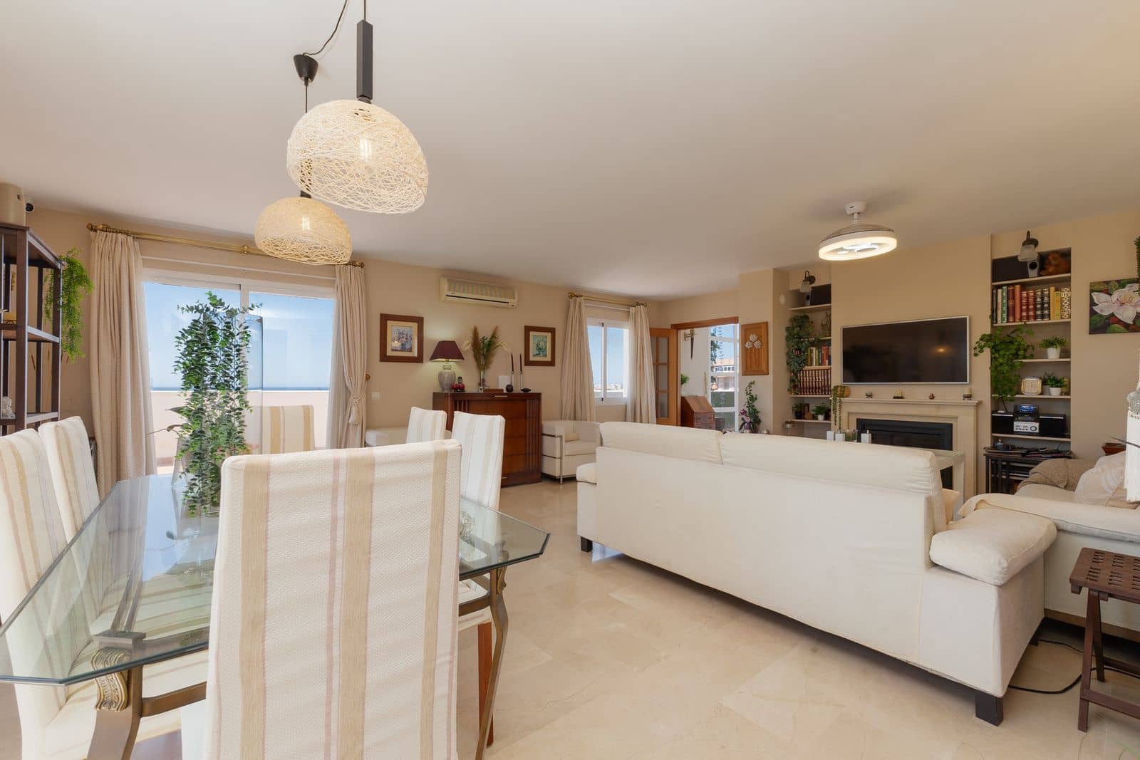 3 soverom Penthouse til salgs i Estepona - € 1 172 000 (Ref: 9910633)