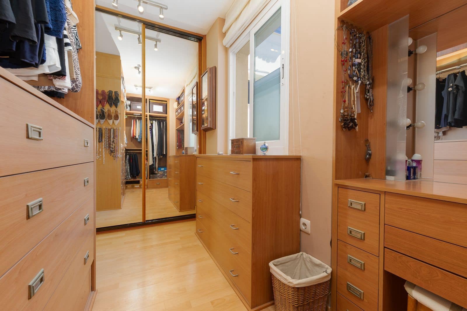 3 soverom Penthouse til salgs i Estepona - € 1 172 000 (Ref: 9910633)
