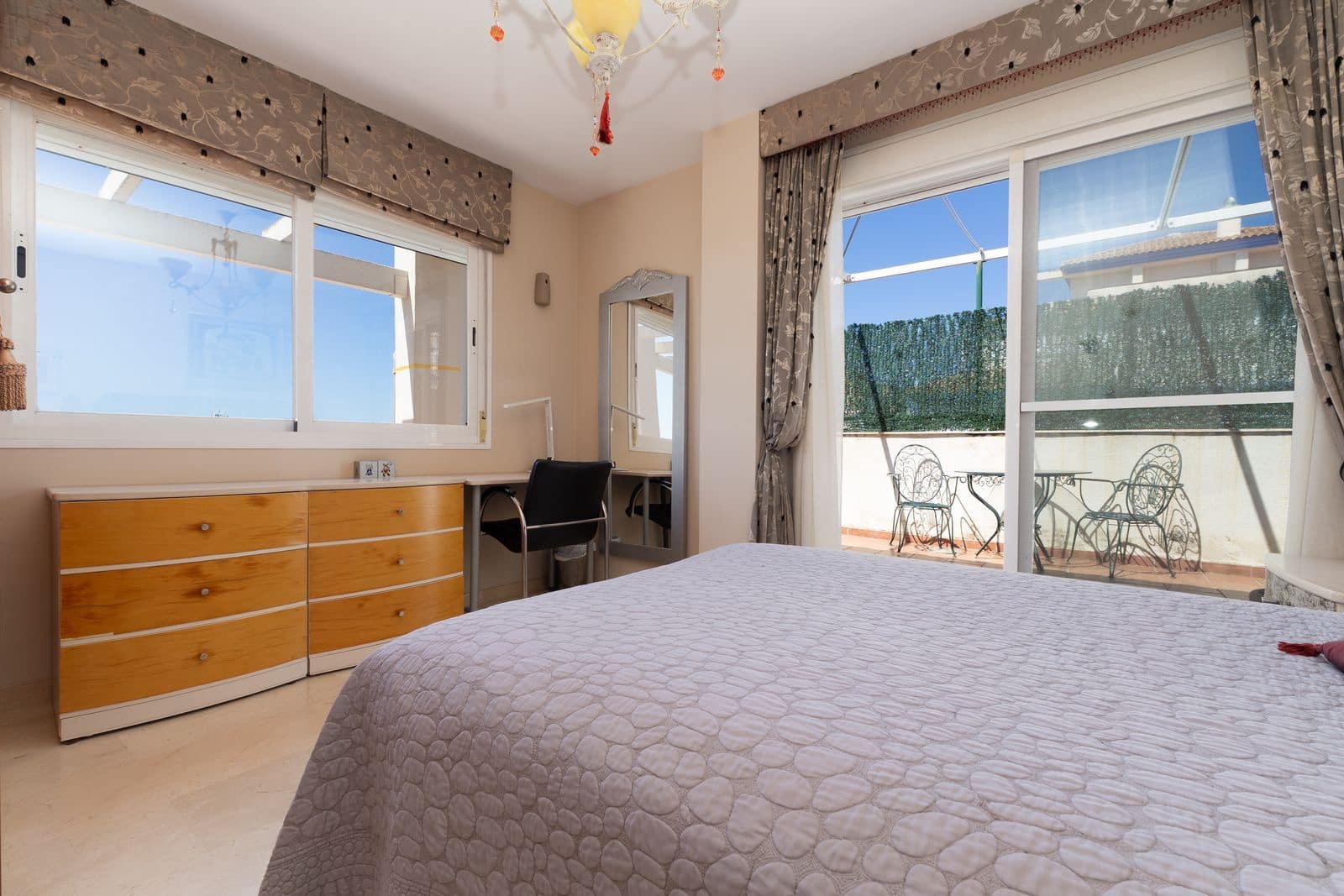 3 soverom Penthouse til salgs i Estepona - € 1 172 000 (Ref: 9910633)
