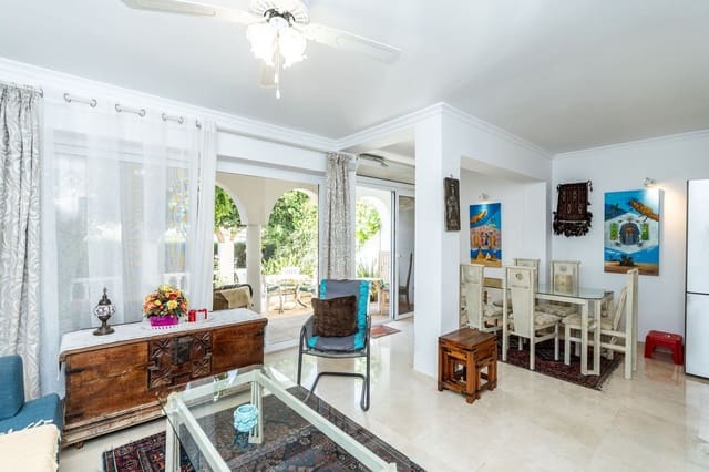 2 bedroom Townhouse for sale in Costabella, Marbella - € 695,000 (Ref: 9910635)