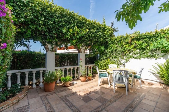 2 bedroom Townhouse for sale in Costabella, Marbella - € 695,000 (Ref: 9910635)