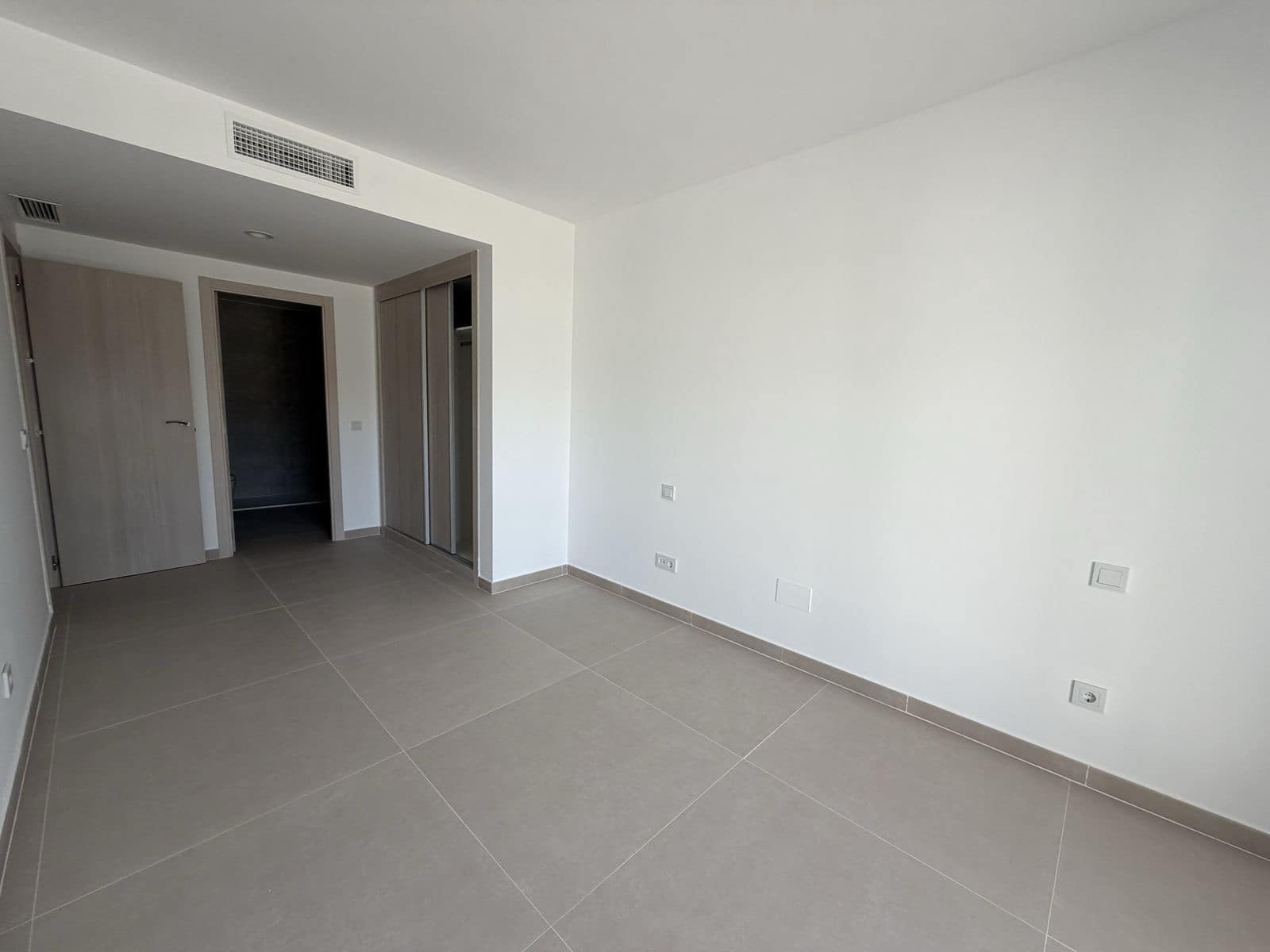 2 sovrum Lägenhet till salu i La Duquesa / Puerto de la Duquesa - 399 000 € (Ref: 9910639)