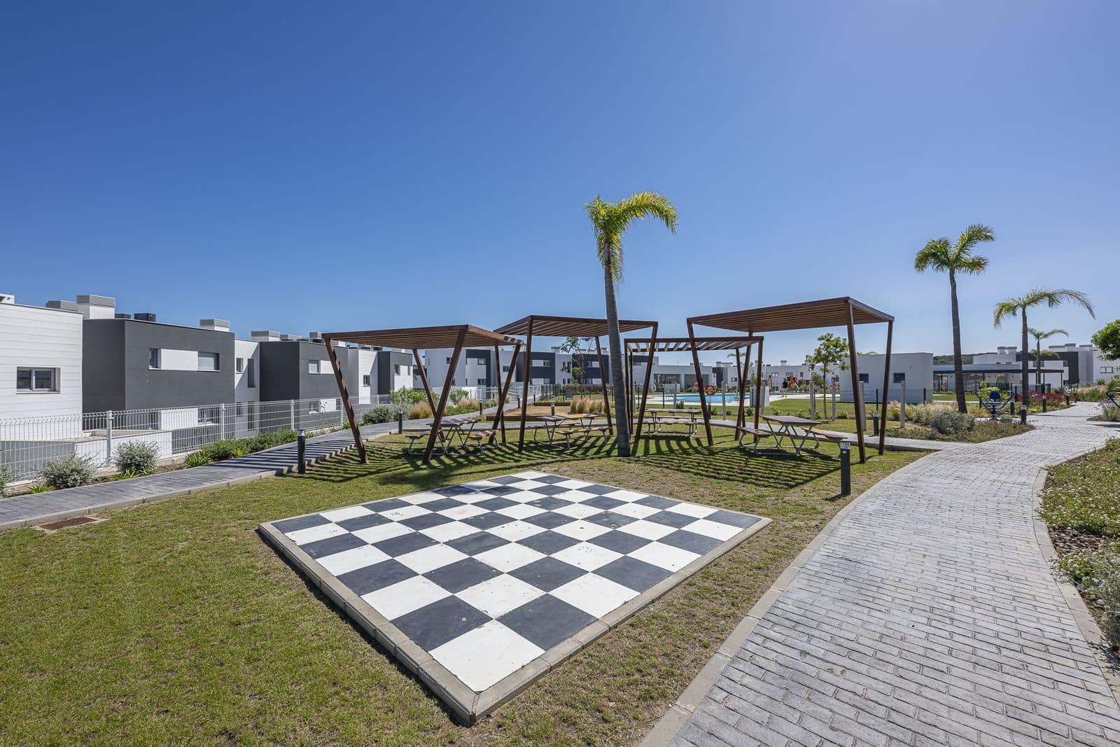 2 slaapkamer Appartement te koop in Estepona - € 390.000 (Ref: 9910641)