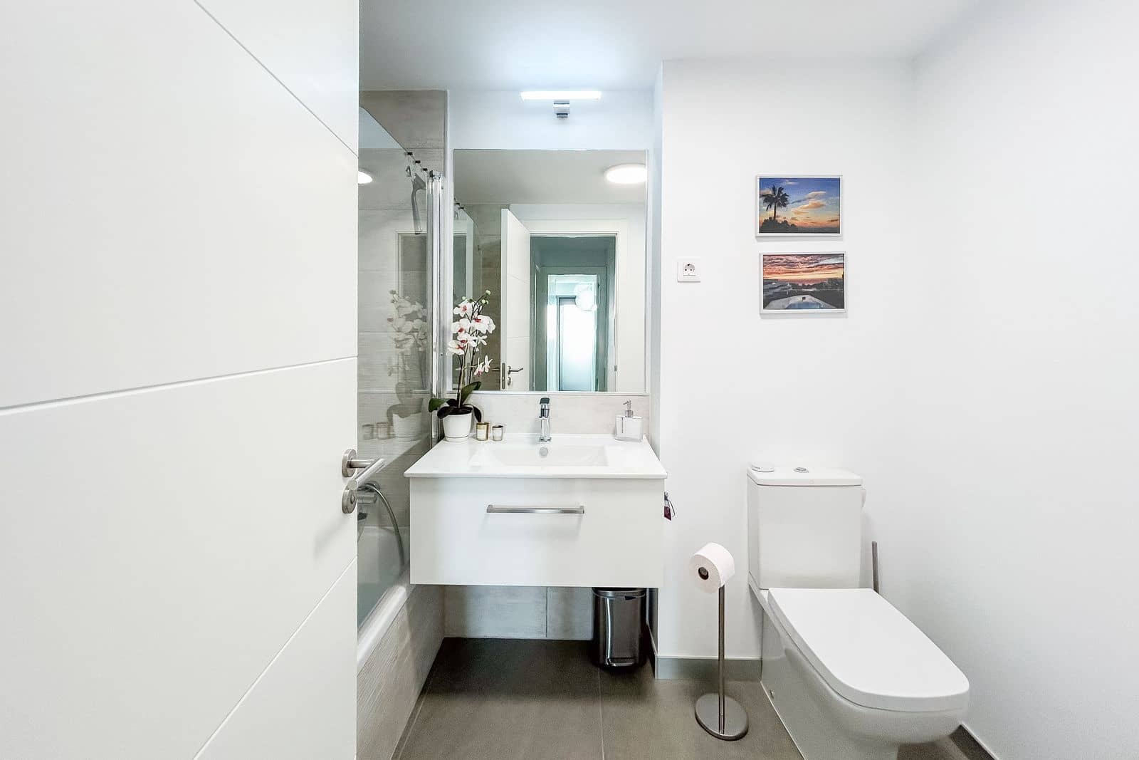 2 slaapkamer Appartement te koop in Manilva - € 599.000 (Ref: 9910643)