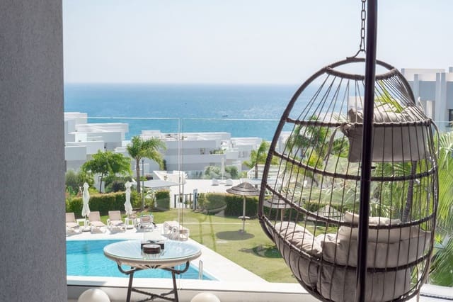 2 slaapkamer Appartement te koop in Manilva - € 599.000 (Ref: 9910643)