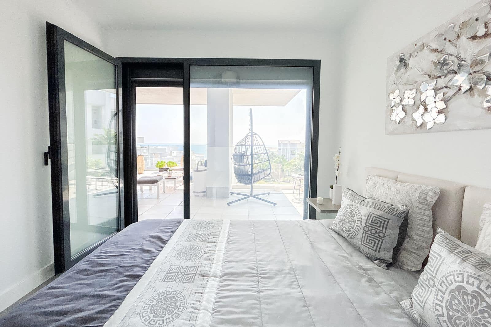 2 slaapkamer Appartement te koop in Manilva - € 599.000 (Ref: 9910643)