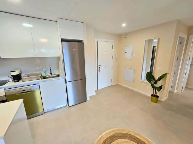 Apartamento de 2 habitaciones en Estepona en venta - 395.000 € (Ref: 9910644)