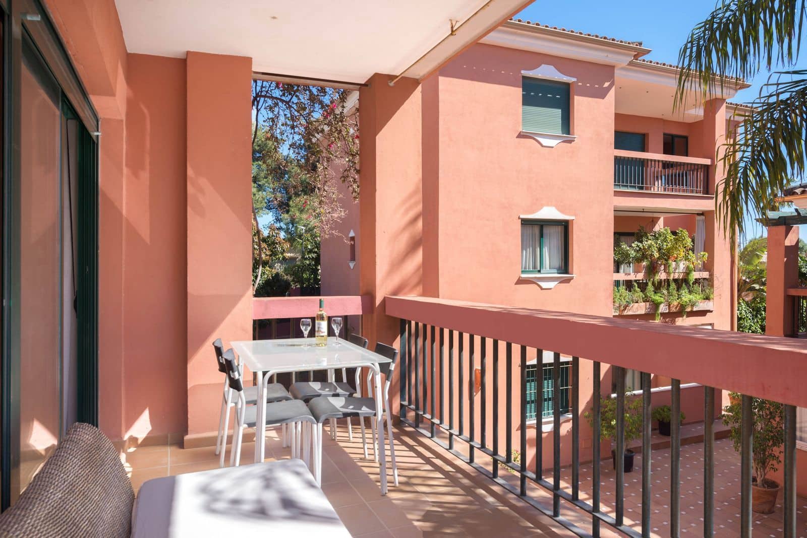 2 slaapkamer Appartement te koop in Marbesa - € 349.000 (Ref: 9910645)
