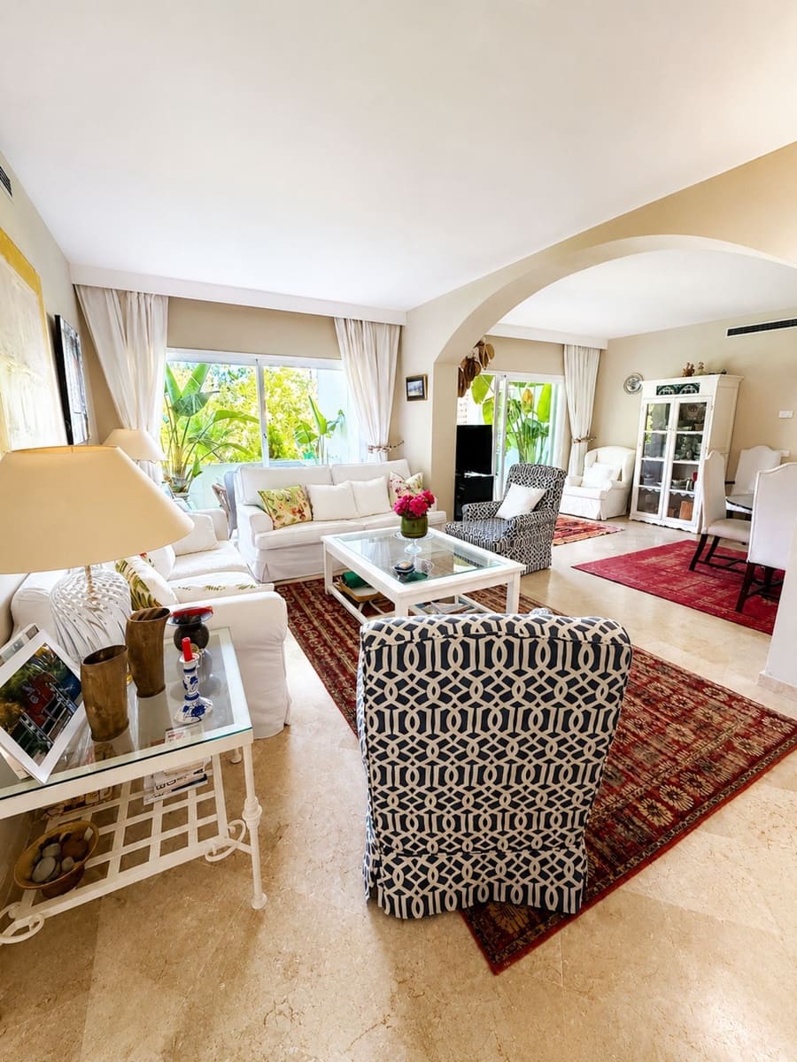 3 quarto Apartamento para venda em Estepona - 830 000 € (Ref: 9910652)