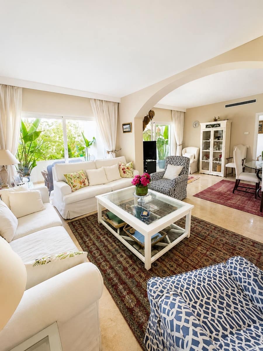 3 quarto Apartamento para venda em Estepona - 830 000 € (Ref: 9910652)