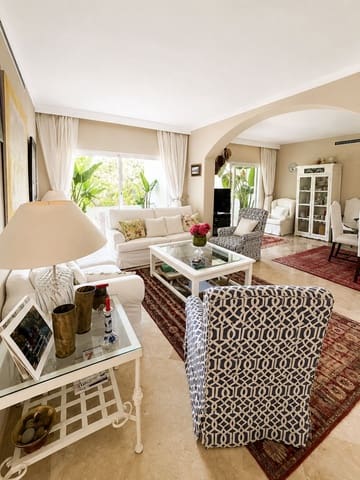 3 quarto Apartamento para venda em Estepona - 830 000 € (Ref: 9910652)