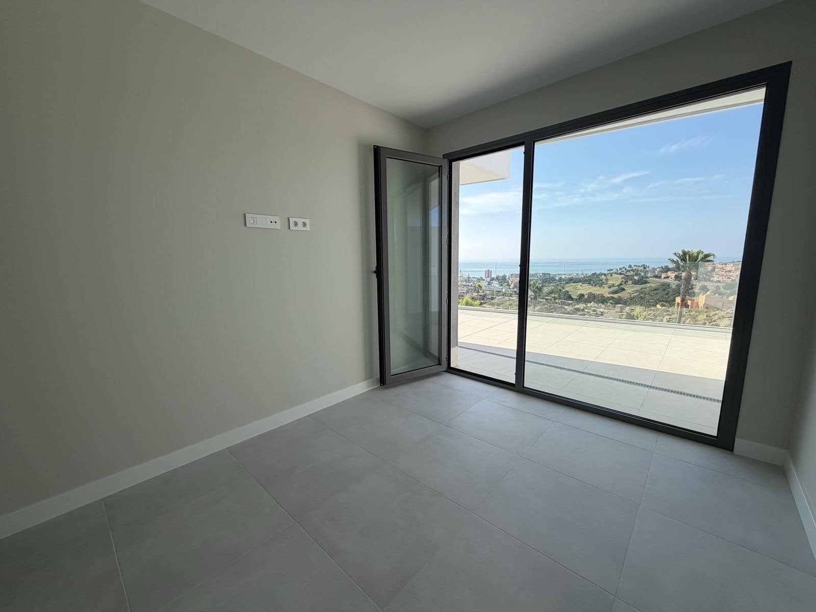 2 camera da letto Appartamento in vendita in La Duquesa / Puerto de la Duquesa - 420.000 € (Rif: 9910654)