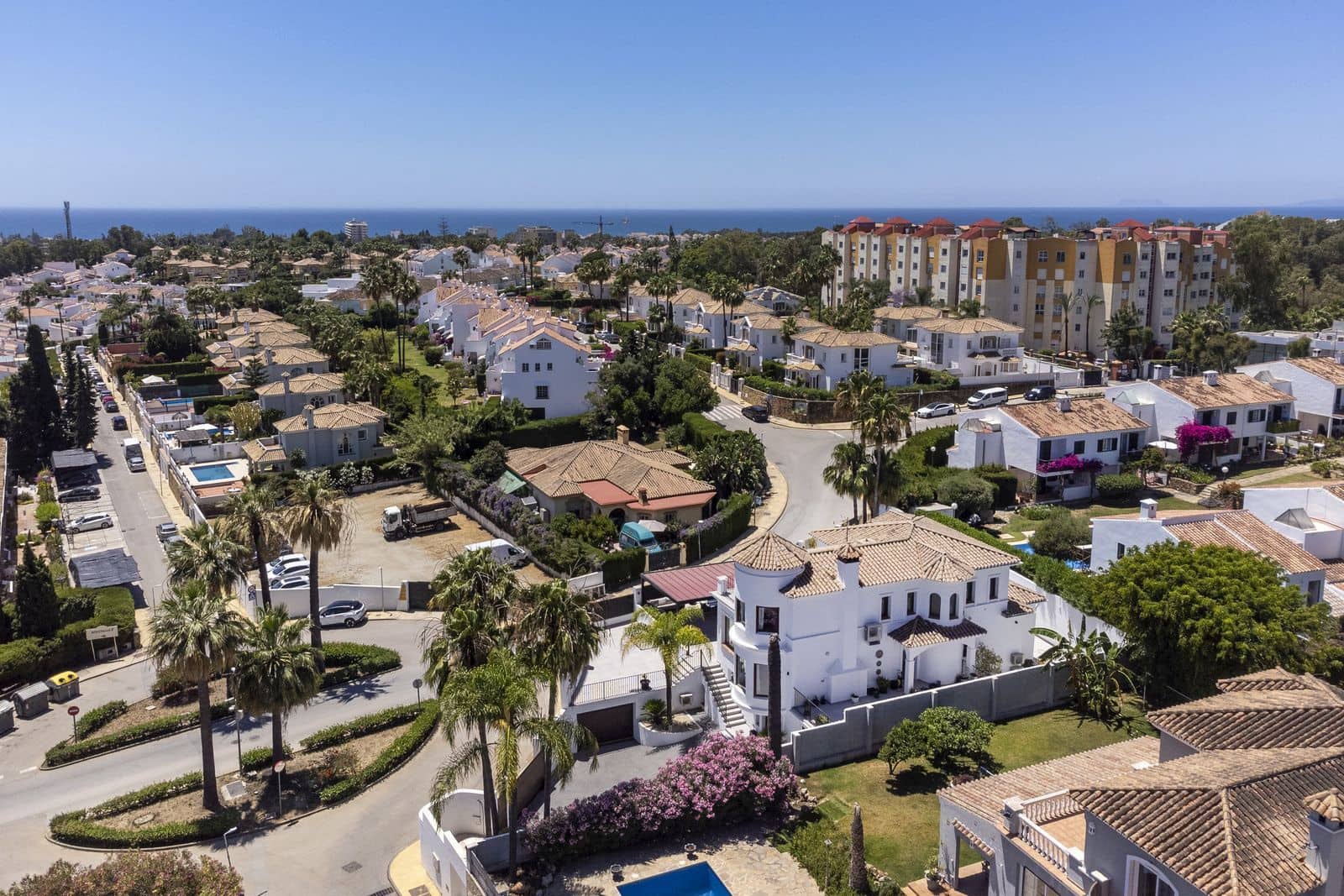 6 soveværelse Villa til salg i Estepona - € 2.390.000 (Ref: 9910657)