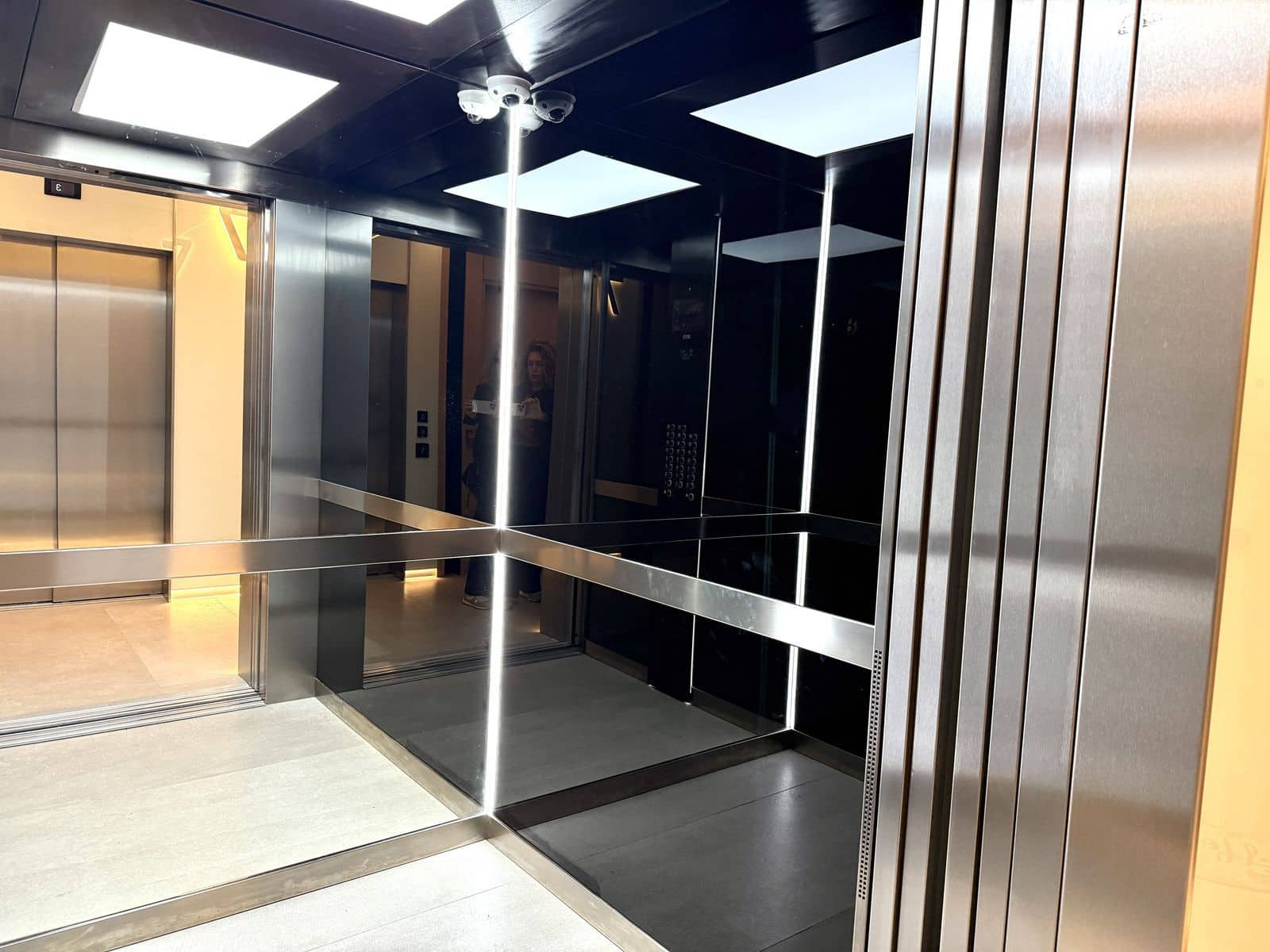 3 soveværelse Lejlighed til salg i Malaga by - € 1.950.000 (Ref: 9910660)
