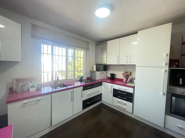 3 sypialnia Dom na sprzedaż w Estepona - 665 000 € (Ref: 9910662)