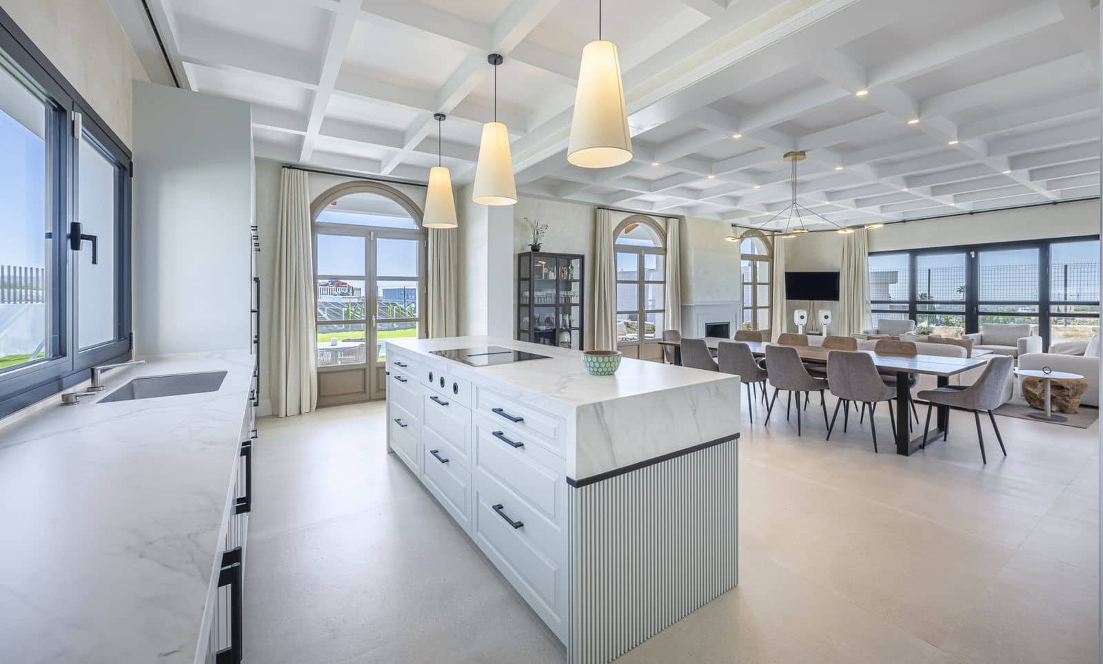 4 slaapkamer Villa te koop in Estepona - € 2.195.000 (Ref: 9910664)