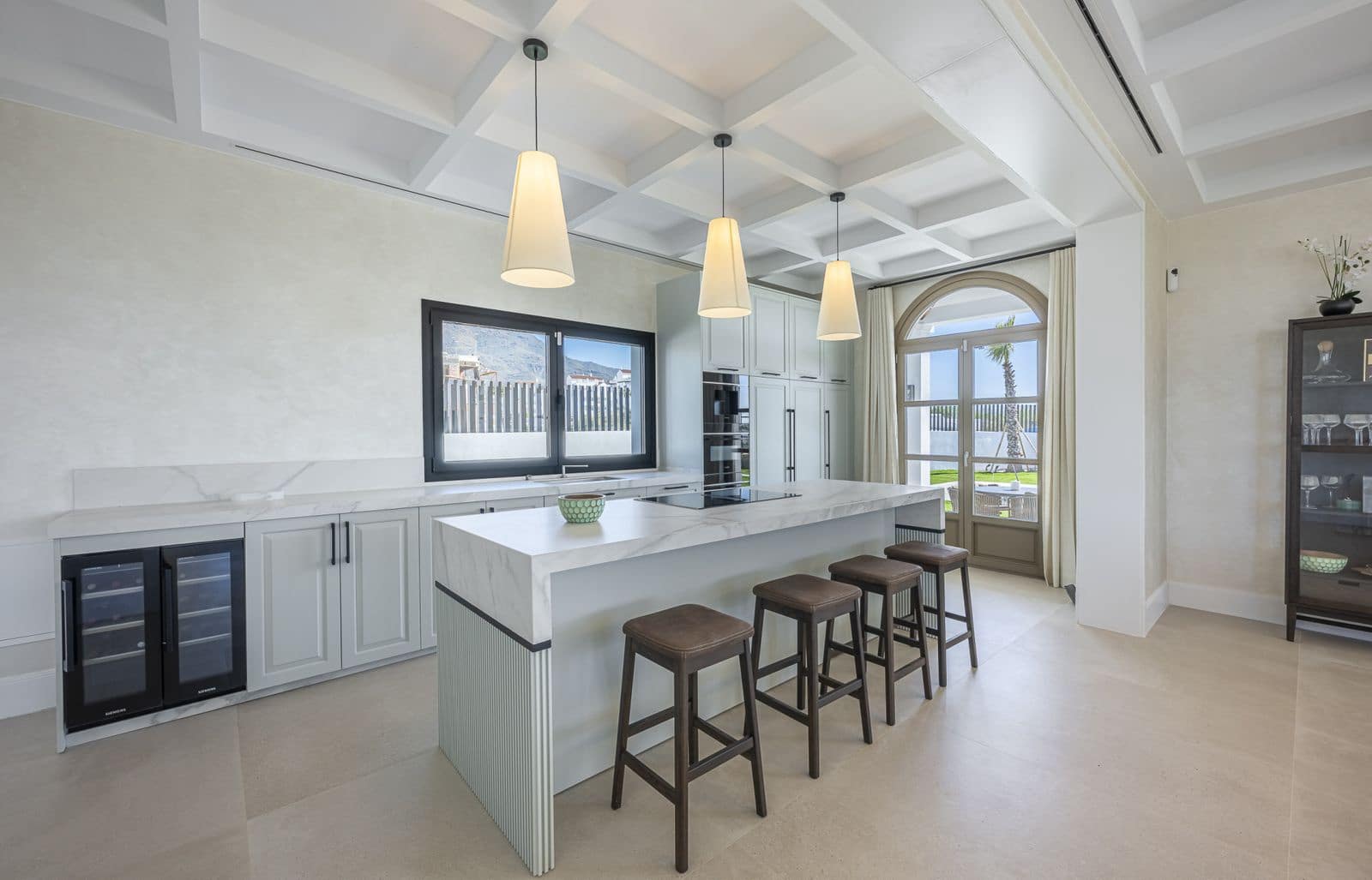 4 slaapkamer Villa te koop in Estepona - € 2.195.000 (Ref: 9910664)