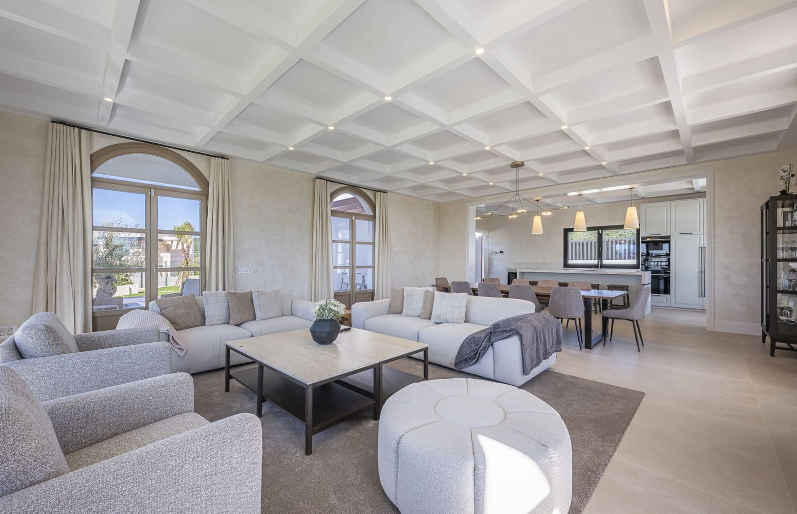 4 slaapkamer Villa te koop in Estepona - € 2.195.000 (Ref: 9910664)