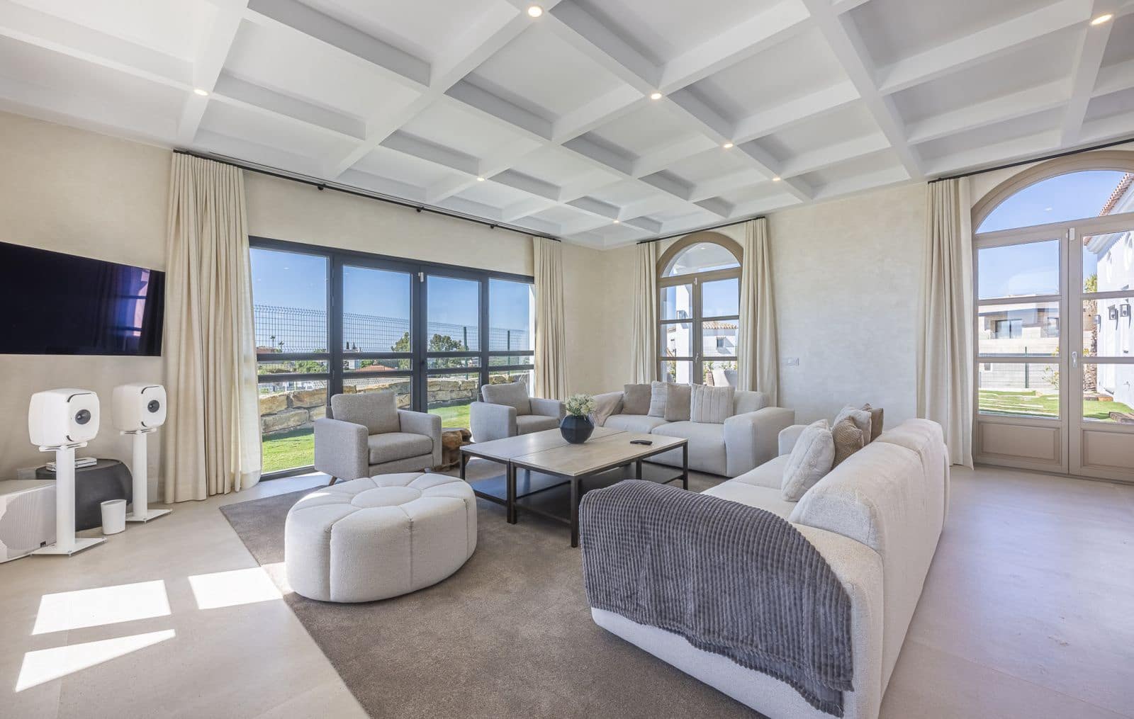 4 slaapkamer Villa te koop in Estepona - € 2.195.000 (Ref: 9910664)