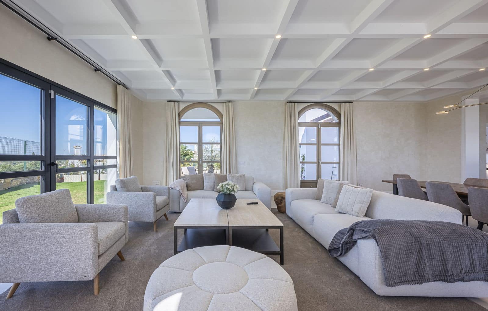 4 slaapkamer Villa te koop in Estepona - € 2.195.000 (Ref: 9910664)