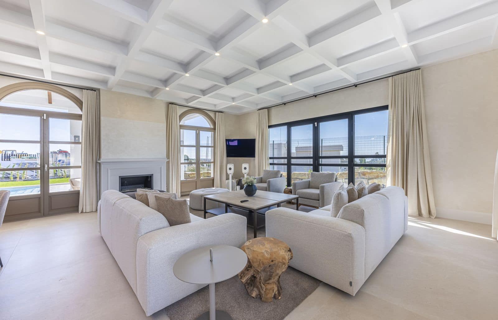 4 slaapkamer Villa te koop in Estepona - € 2.195.000 (Ref: 9910664)