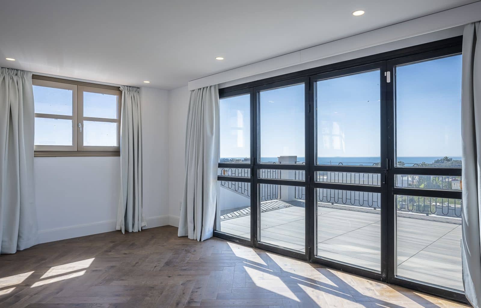 4 slaapkamer Villa te koop in Estepona - € 2.195.000 (Ref: 9910664)
