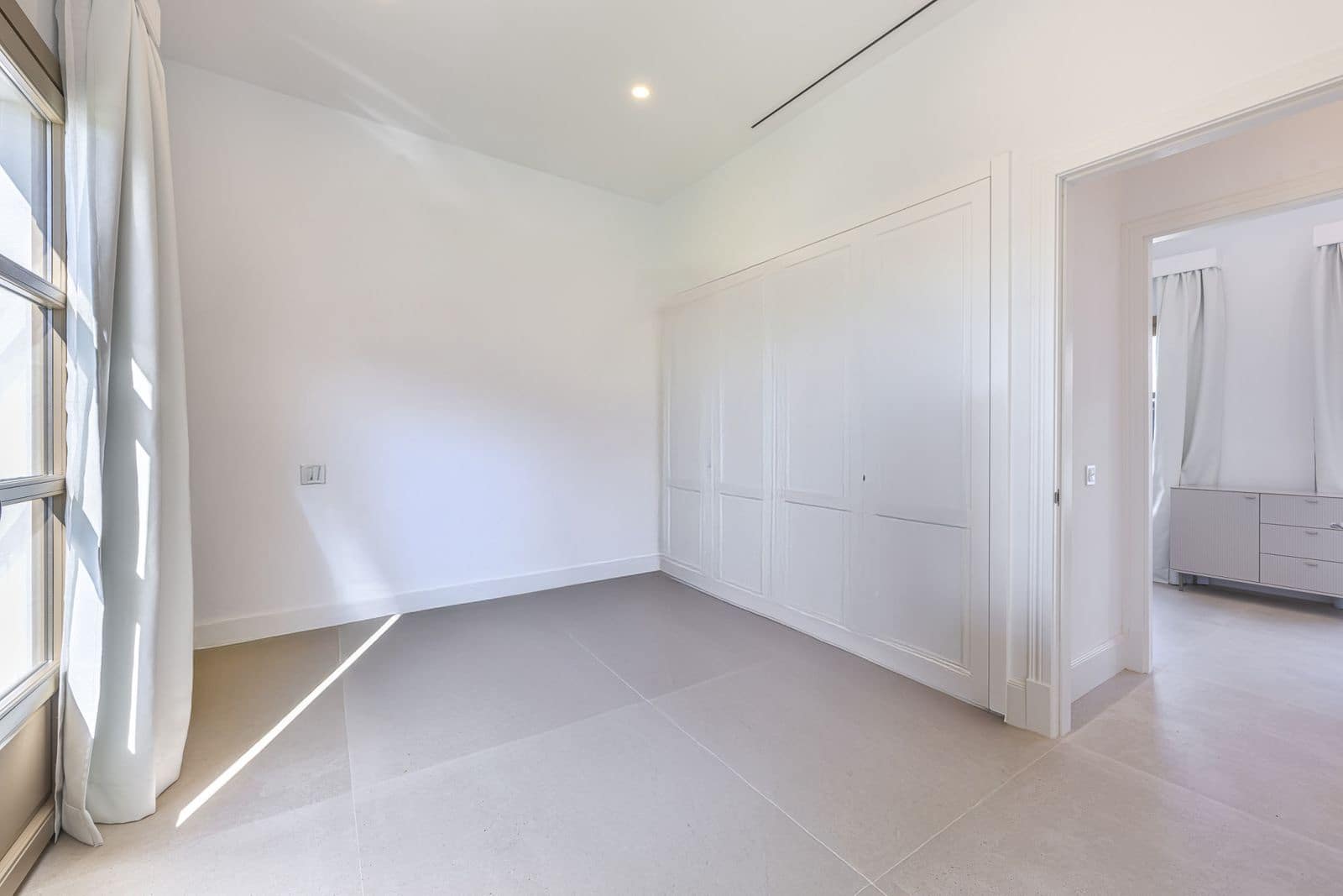 4 slaapkamer Villa te koop in Estepona - € 2.195.000 (Ref: 9910664)