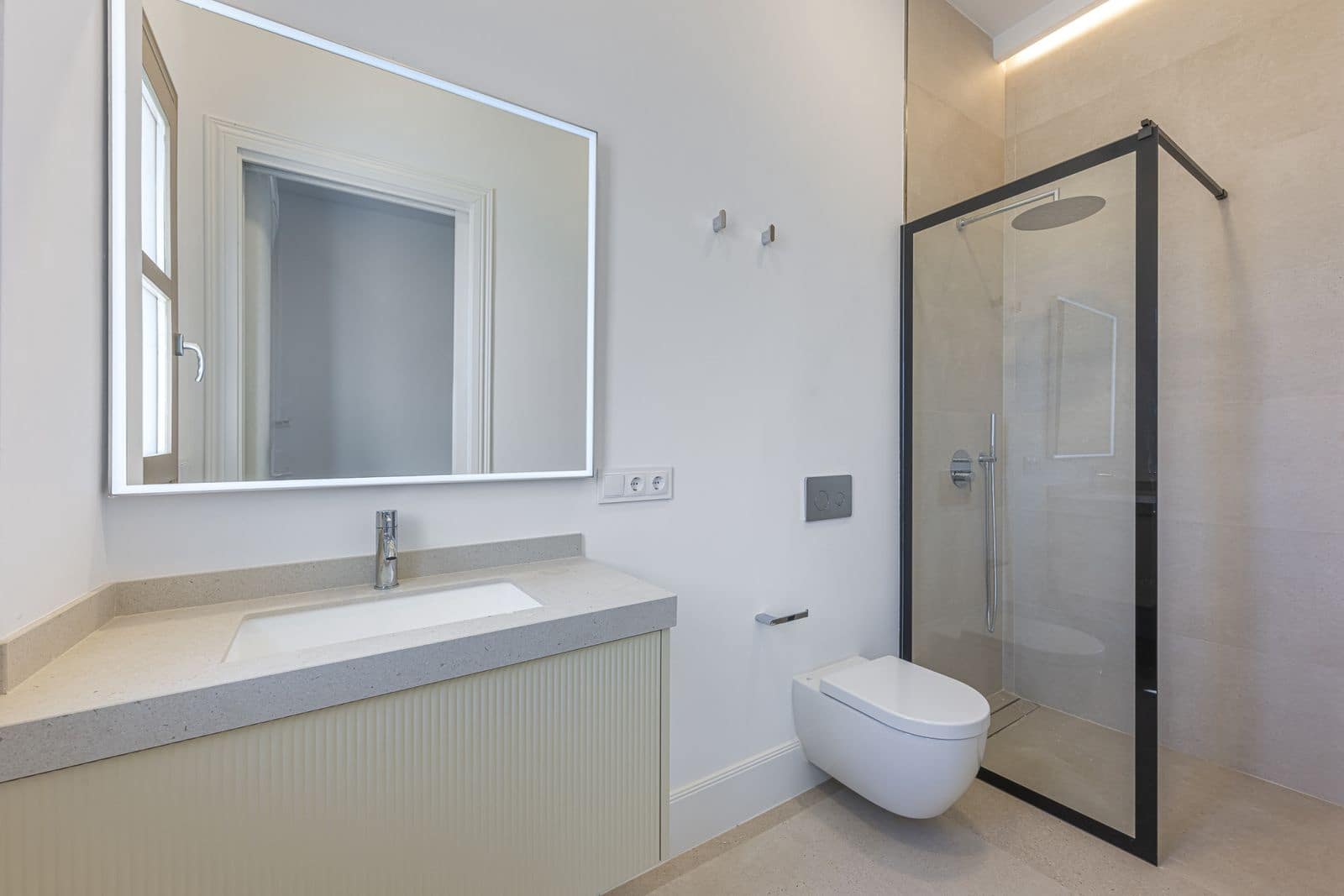 4 slaapkamer Villa te koop in Estepona - € 2.195.000 (Ref: 9910664)