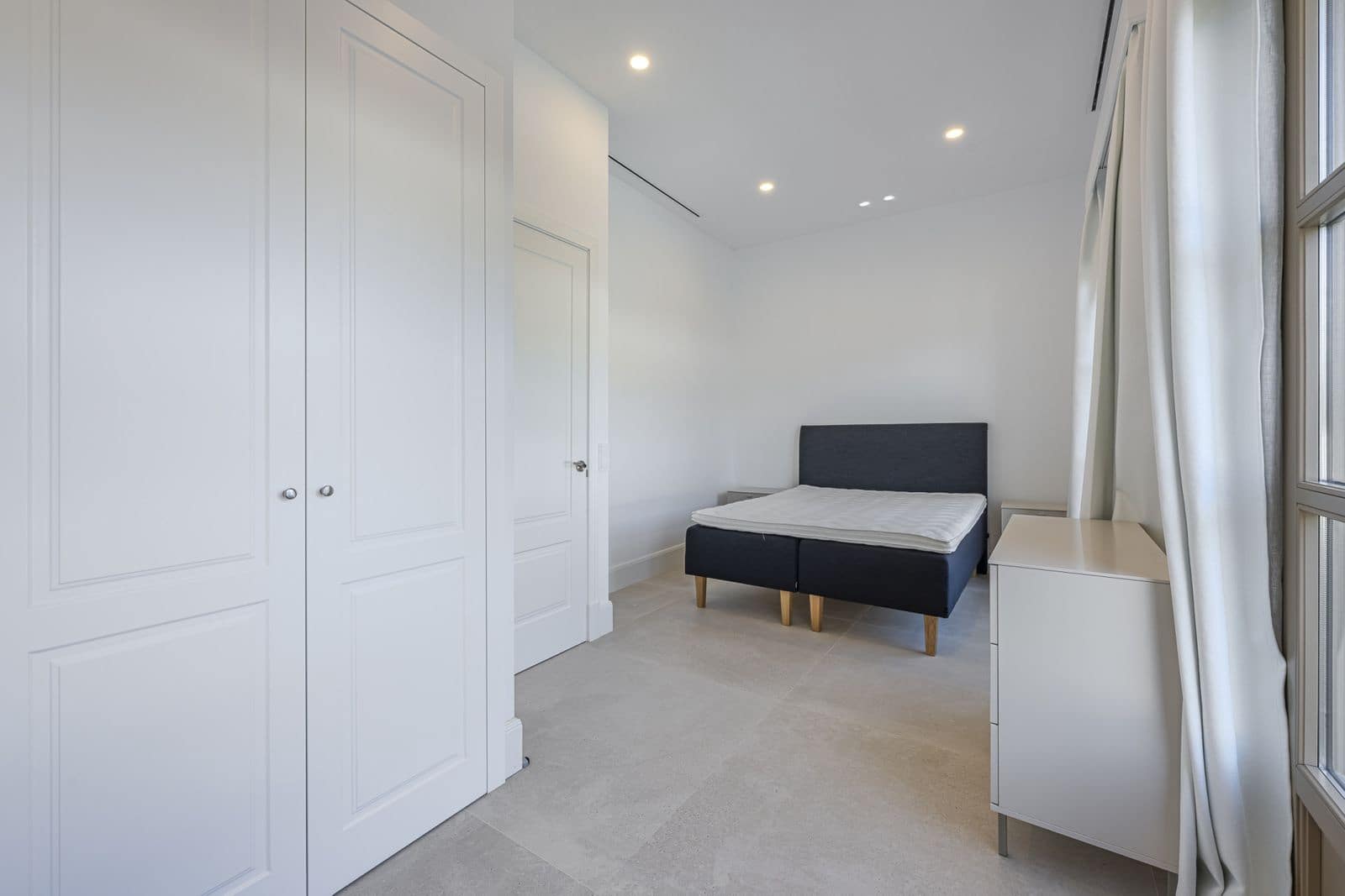 4 slaapkamer Villa te koop in Estepona - € 2.195.000 (Ref: 9910664)